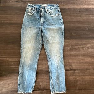 Women’s Abercrombie Curve Love High Rise Mom Jean Size 0S/25